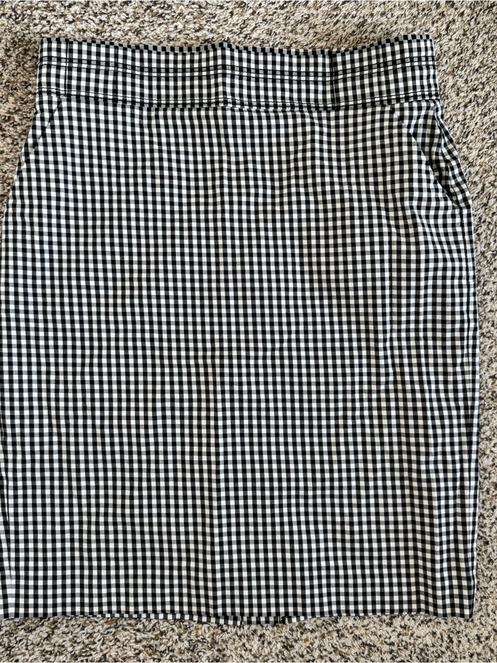 Black & White Gingham Pencil Skirt - Classic Women's Workwear with Pockets